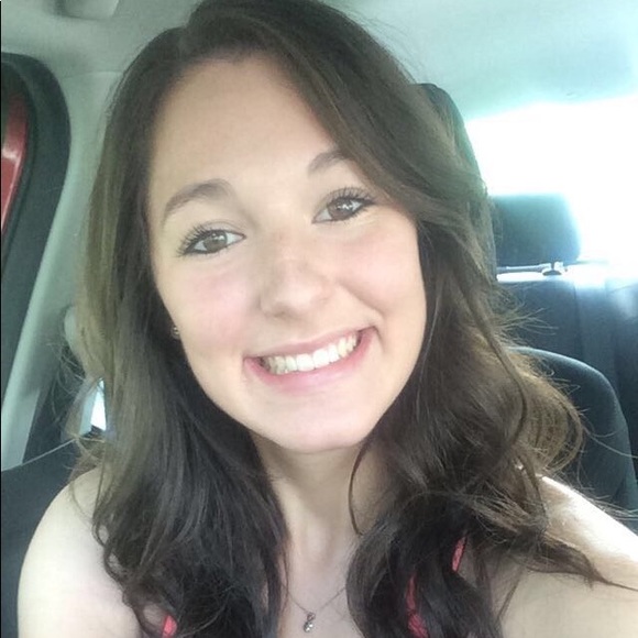 Meet your Posher, Anna - Picture 2 of 2